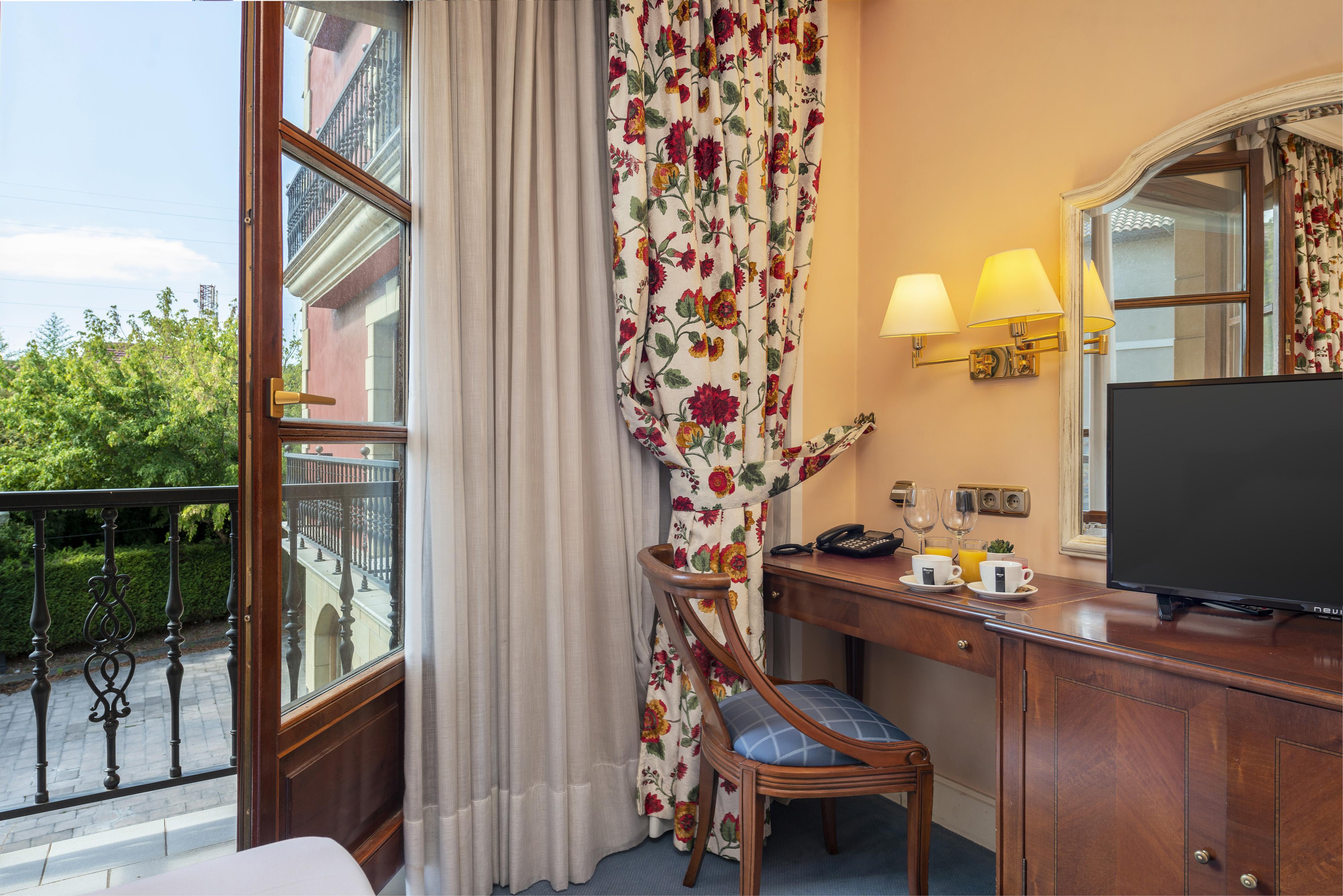 Tryp Bilbao Sondika Hotel Bagian luar foto