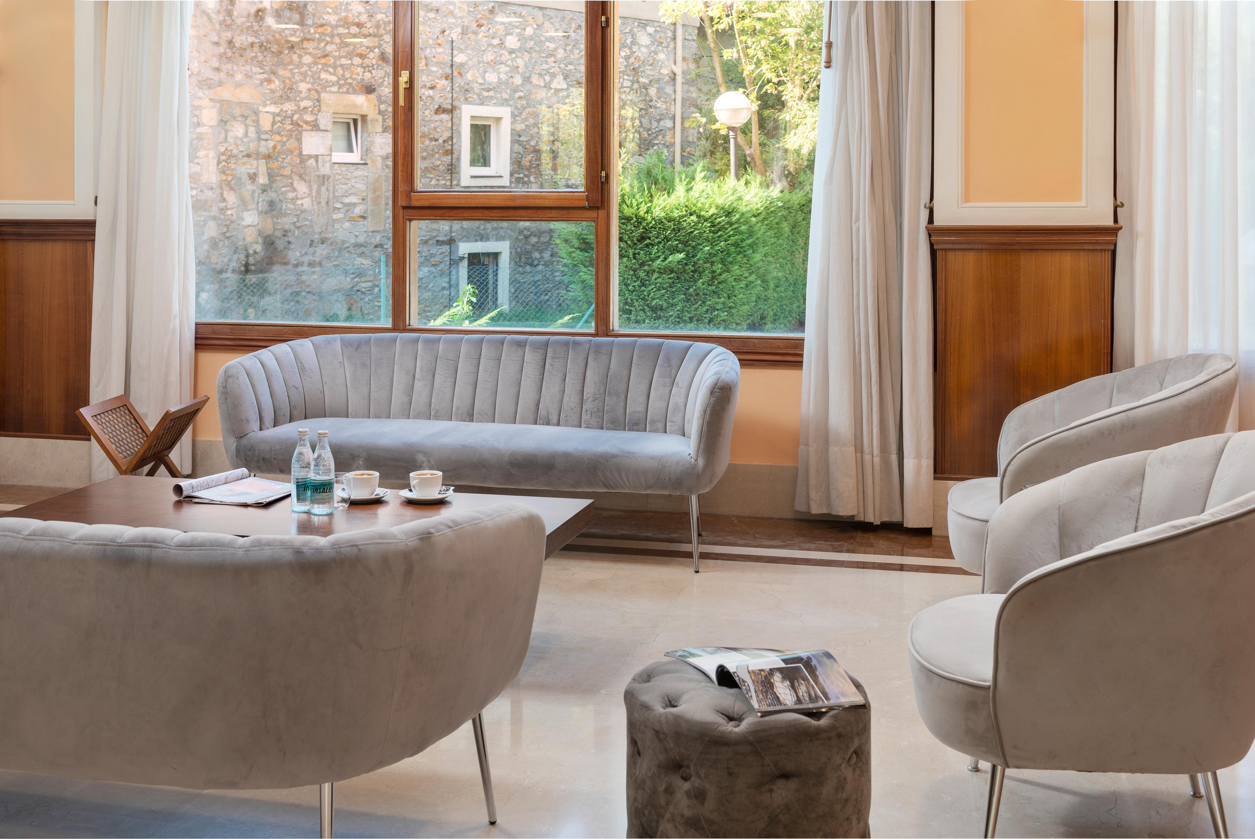 Tryp Bilbao Sondika Hotel Bagian luar foto