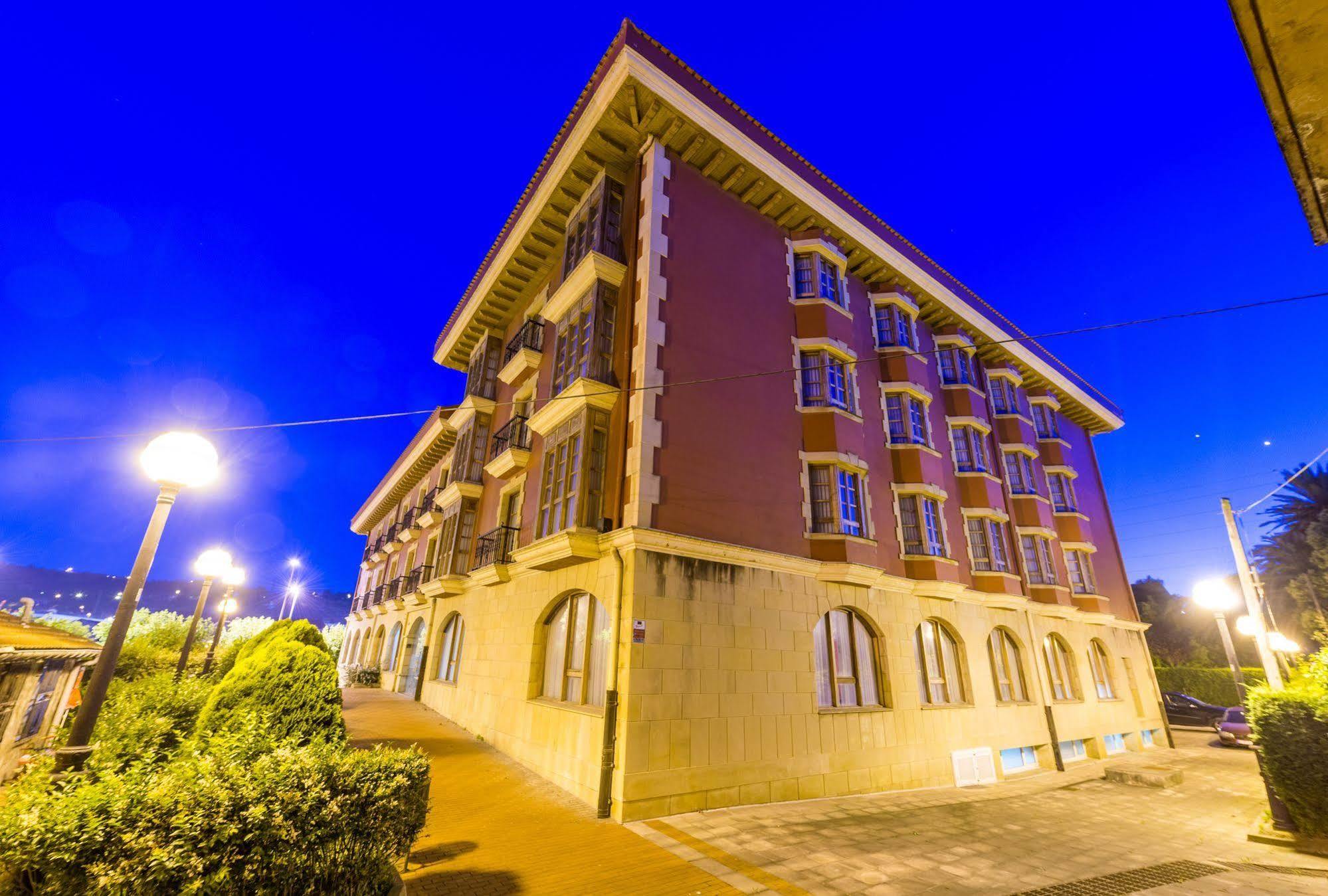 Tryp Bilbao Sondika Hotel Bagian luar foto
