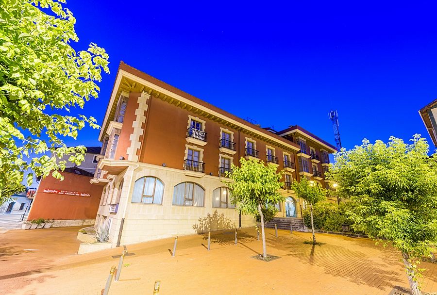 Tryp Bilbao Sondika Hotel Bagian luar foto
