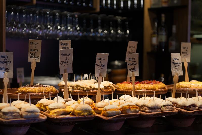 Tryp Bilbao Sondika Hotel Bagian luar foto