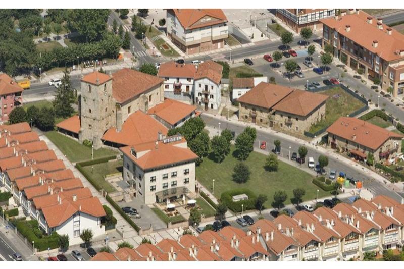 Tryp Bilbao Sondika Hotel Bagian luar foto