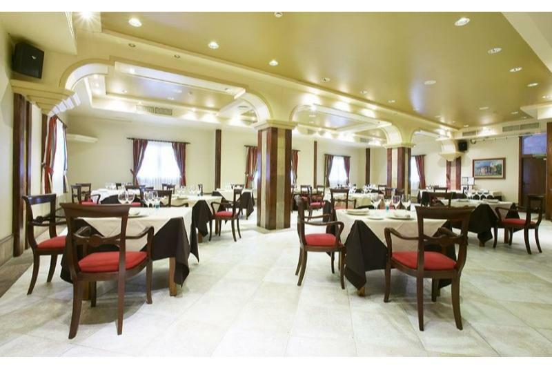 Tryp Bilbao Sondika Hotel Bagian luar foto